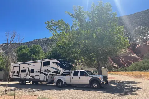 Cliffside Cabins and RV Park