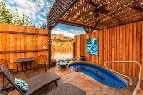 Riverbend Hot Springs Resort