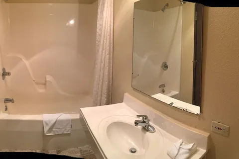 Cottonwood Inn RV Park