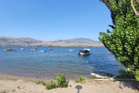 Walton's Lakefront Resort