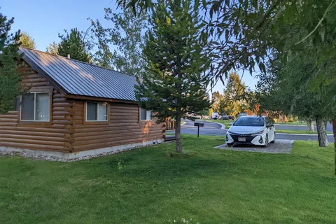 Yellowstone Grizzly RV Park