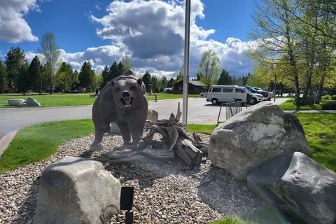Yellowstone Grizzly RV Park