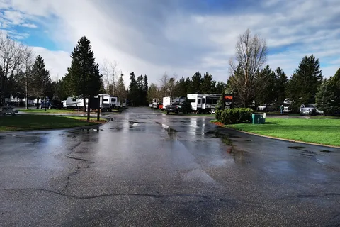 Yellowstone Grizzly RV Park