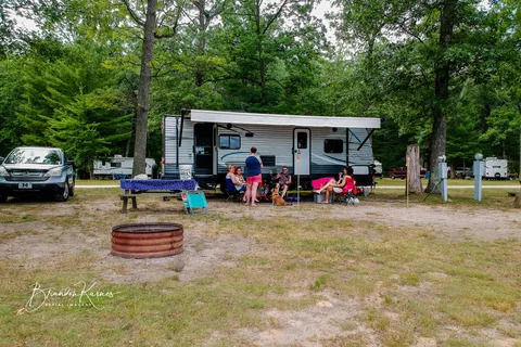Pickerel Lakeside Campground and Cottages