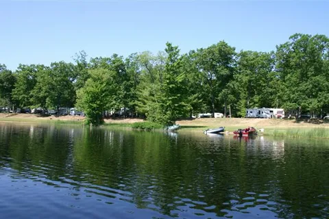 Pickerel Lakeside Campground and Cottages