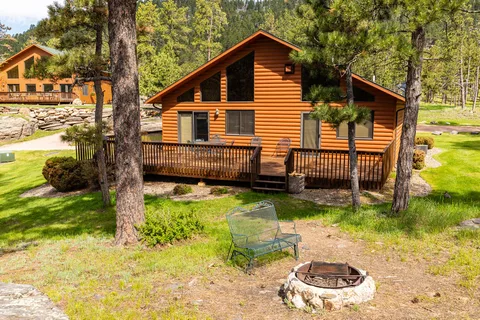 Mount Rushmore KOA at Palmer Gulch Resort