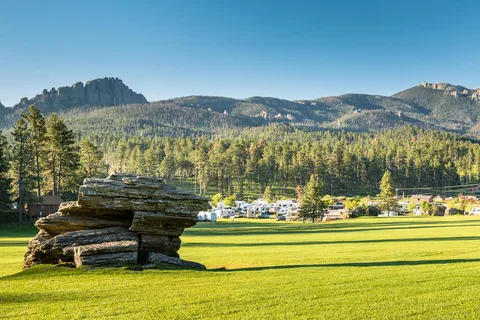 Mount Rushmore KOA at Palmer Gulch Resort