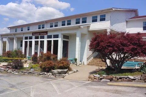 Diamond Caverns RV Resort and Golf