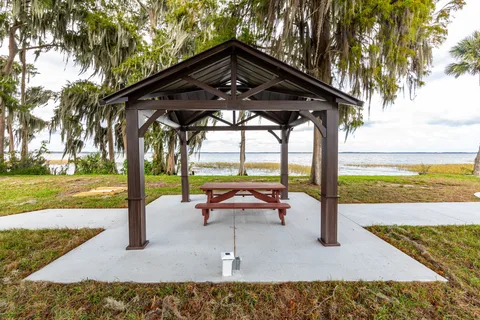 Lake Point - A Cobblestone Community