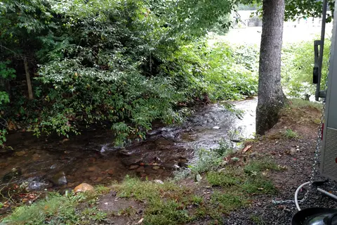 Hillbilly Creekside Campground