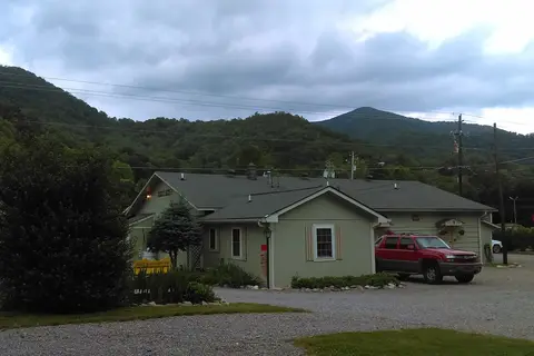 Hillbilly Creekside Campground