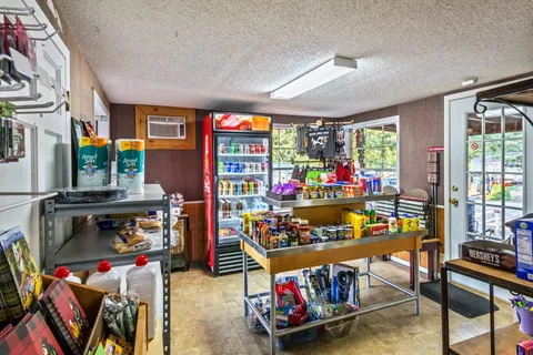 Great Escapes RV Park at Elgin