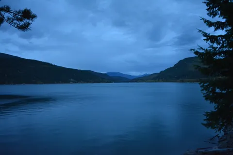 Kinbasket Lake Resort