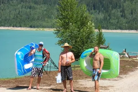 Kinbasket Lake Resort