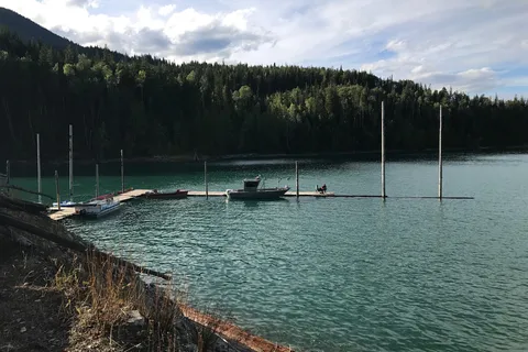 Kinbasket Lake Resort