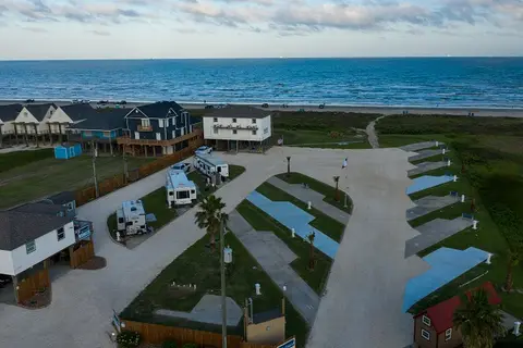 The Breeze Hotel and RV Park