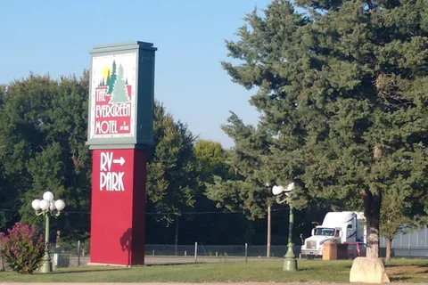 Evergreen Inn and RV Park