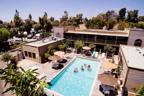 Circle RV Resort - Sunland