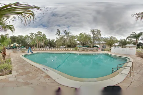 Tampa East RV Resort