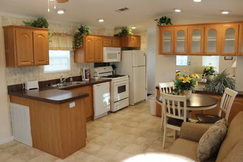 Tampa East RV Resort