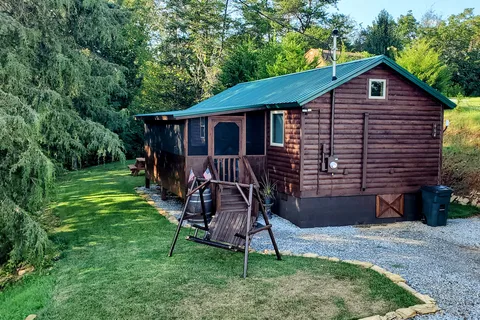 Smoky Hollow Outdoor Resort