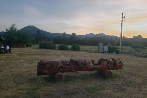 Smiley Creek Lodge