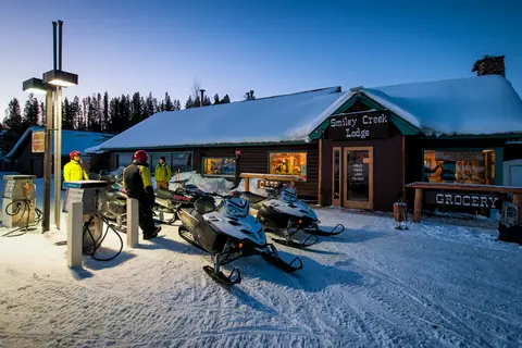 Smiley Creek Lodge