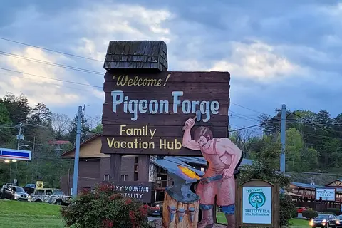 Riveredge RV Park and Log Cabin Rentals