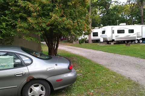 Shade Acres Campground and Cottages