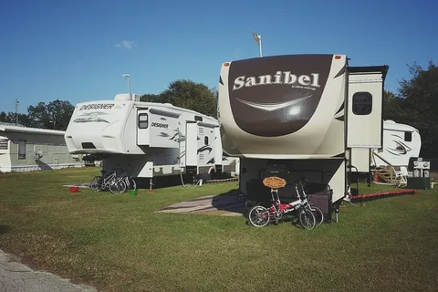 Zephyr Palms RV Resort