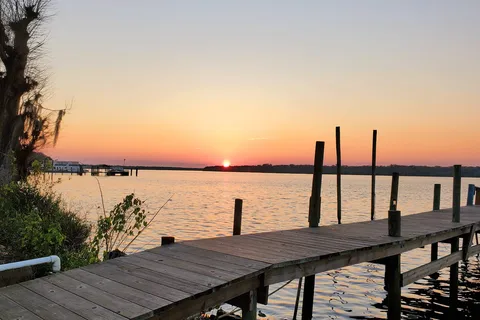 Lynchs Landing RV Park and Cottages