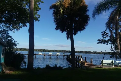 Lynchs Landing RV Park and Cottages