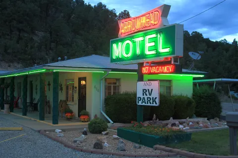 Arrowhead Motel and RV Park