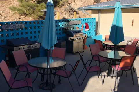 Arrowhead Motel and RV Park