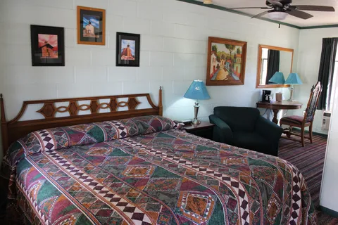 Arrowhead Motel and RV Park