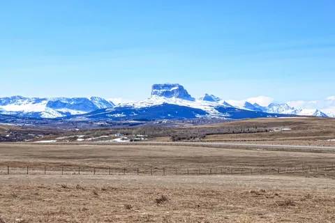 Chief Mountain Cabins & Campground