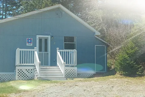 Bayview Motel, Chalets, and RV Park