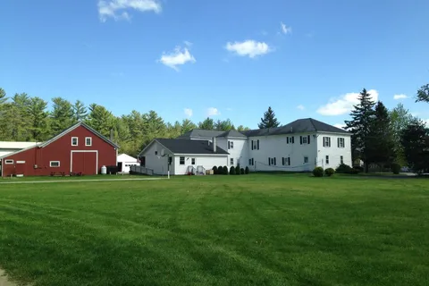Lake Ivanhoe Inn and Campsites