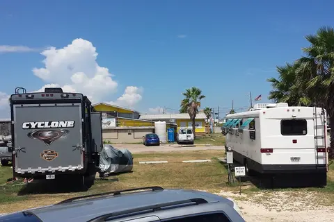 Travelers Paradise RV Park