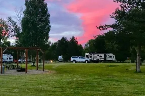 Intermountain Motor Homes and RV Camp