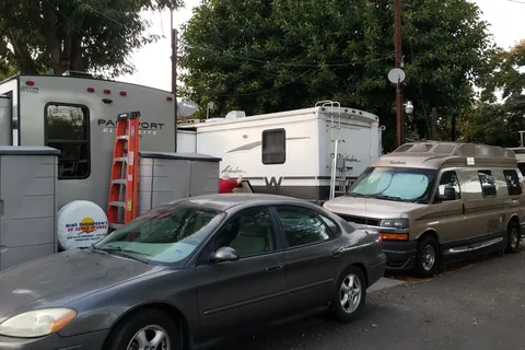 Arbor Mobile Village
