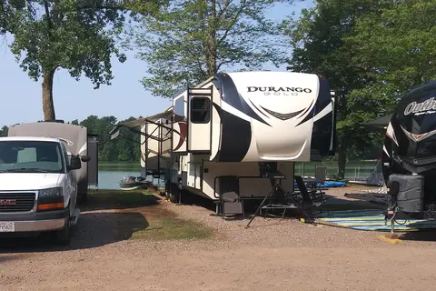 Wolfs Den Campground and Tavern