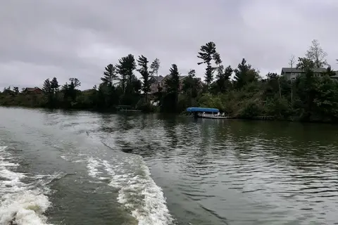 Wolfs Den Campground and Tavern