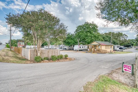 BCs Village 21 RV Park