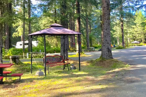 Glacier Nalu Campground Resort