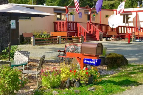 Glacier Nalu Campground Resort