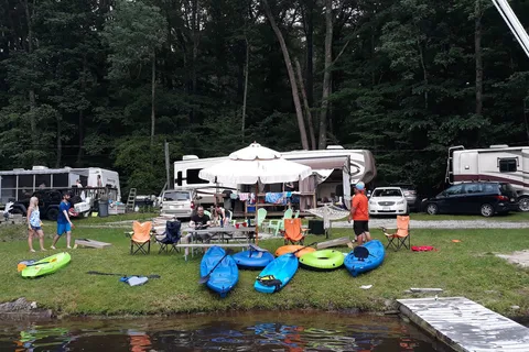 Lake Manchaug Campground