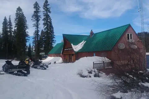 Lakeshore Resort at Bucks Lake