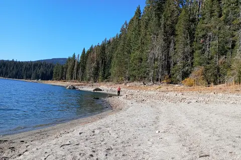 Lakeshore Resort at Bucks Lake