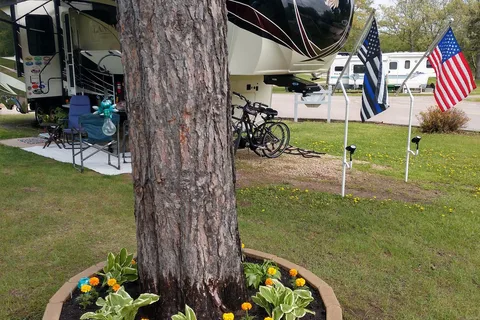 Country Roads Motorhome and RV Park